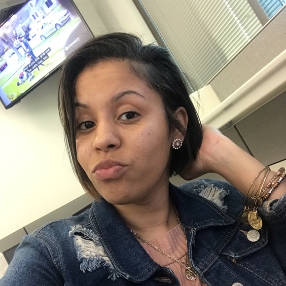 Meet your Posher, Tisha - Picture 1 of 1